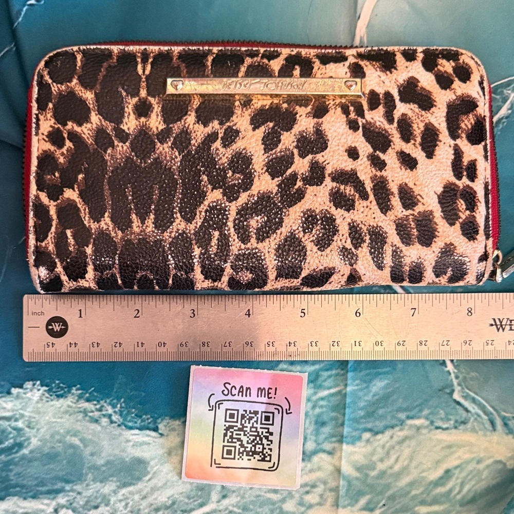 Betsey Johnson Leopard Print Black and Tan Zip Wallet